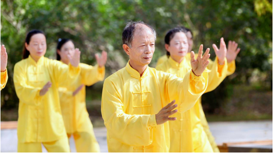 银龄乐享在身边3.png